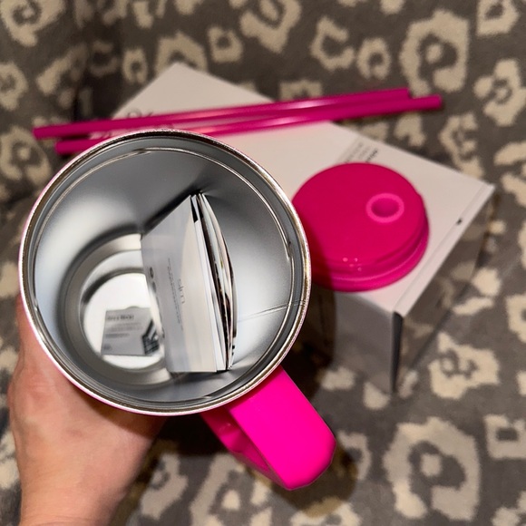 New Simple Modern 40oz TREK Tumbler in Rodeo Drive 😍 - Picture 7 of 17